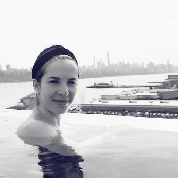 Meet your Posher, Valerie - Picture 3 of 3